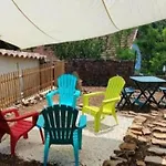 Semesterbostad Charming With Swimming Pool