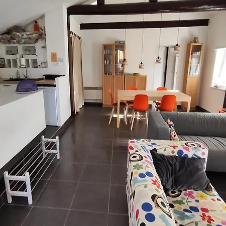 Charming With Swimming Pool Ferienhaus